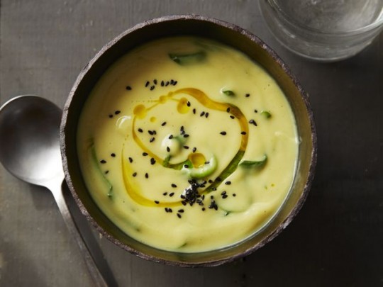 Curried Cauliflower Soup with spinach and nigella seeds